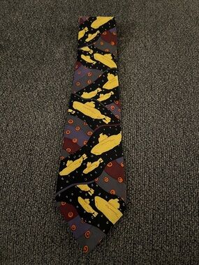 Yellow Submarine-The Beatles Yellow & Black Novelty Pattern Silk Tie